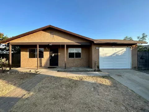 2551 Barbara St, Selma, CA 93662