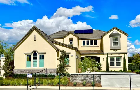 2091 N Rogers Lane Ln, Clovis, CA 93619