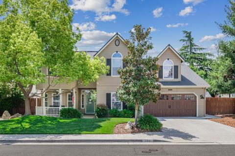 156 W Warwick Ave, Clovis, CA 93619 photo 1