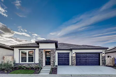 11141 N Via Rimini Dr, Fresno, CA 93730