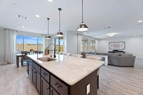 1096 Lindsay Ln, Clovis, CA 93619 photo 1
