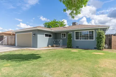 812 W Fairmont Ave, Clovis, CA 93612 photo 1