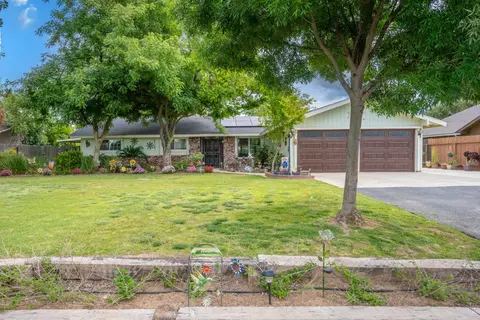 12257 Loren Way, Madera, CA 93636 photo 1