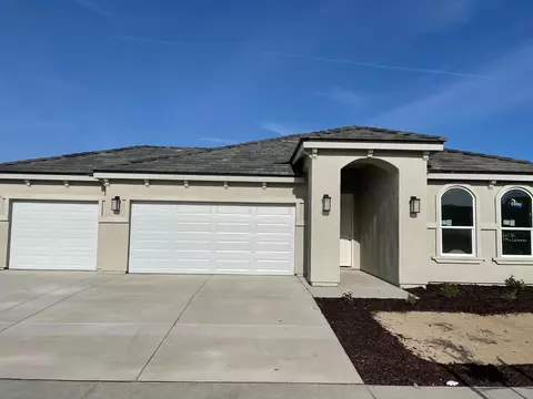 174 N Walnut, Kerman, CA 93630 photo 1