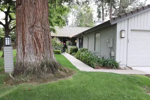 1638 Tollhouse Ln, Clovis, CA 93611