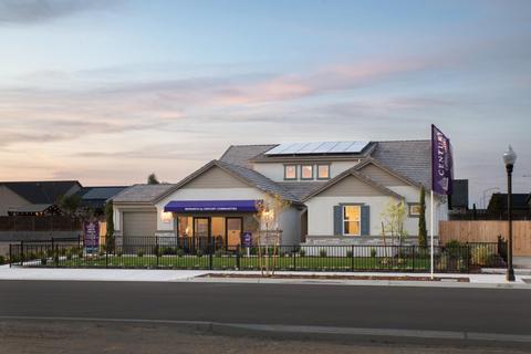 983 Howard St, Kingsburg, CA 93631