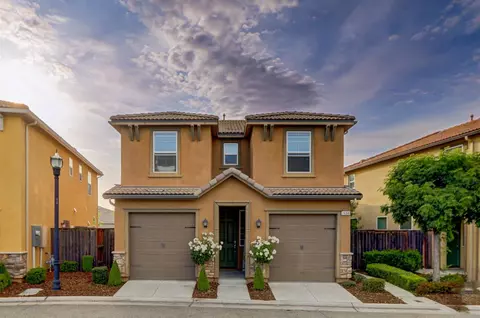 1484 E Mosaic Way, Clovis, CA 93619 photo 1