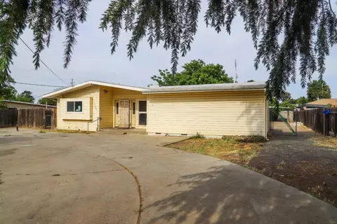 2729 N Winery Ave, Fresno, CA 93703
