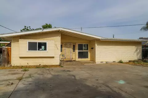 2729 N Winery Ave, Fresno, CA 93703