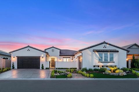 2168 E Bluff View Dr, Fresno, CA 93730