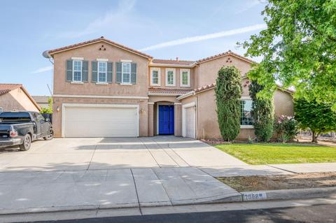 2688 Scott, Clovis, CA 93611