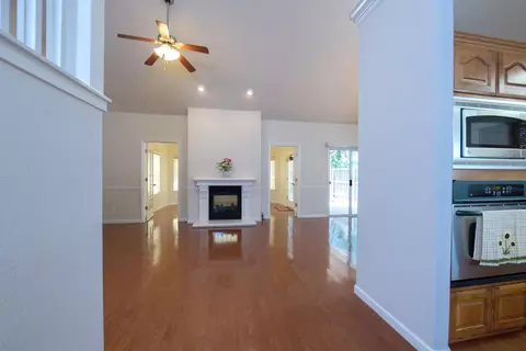 246 Moody Ave, Clovis, CA 93619 photo 1