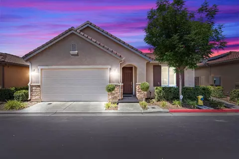 3328 Monviso Ln, Clovis, CA 93619