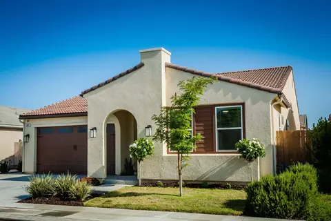 4091 Joaquin Ave, Clovis, CA 93619 photo 1