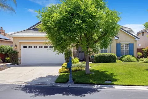 10803 E Clearwater Way, Clovis, CA 93619