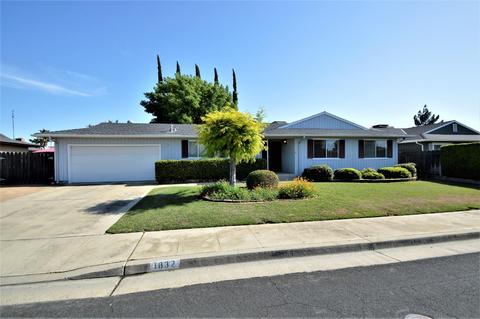 1832 Beverly Ave, Clovis, CA 93611