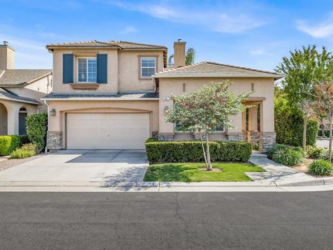 84 W Scandia Ln, Clovis, CA 93619