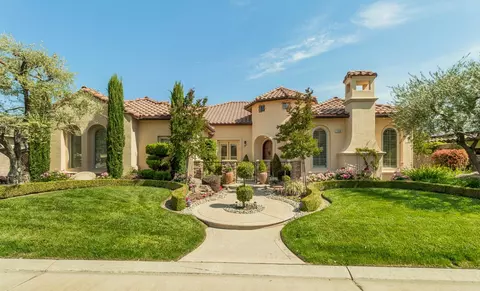 1256 E Carlyle Way, Fresno, CA 93730