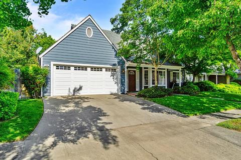 904 N Chapel Hill Ave, Clovis, CA 93611