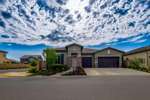 1740 N Hornet Ave, Clovis, CA 93619 photo 1
