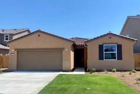 6687 E Adena Ave, Fresno, CA 93727