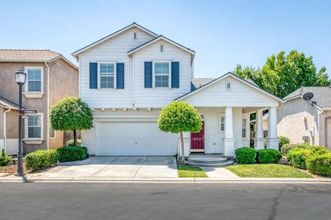 694 W Lisbon Ln, Clovis, CA 93619