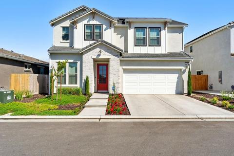 11407 N Via Campagna Dr, Fresno, CA 93730