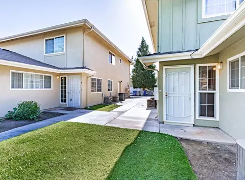 455 W Alamos Ave #3, Clovis, CA 93612 photo 1