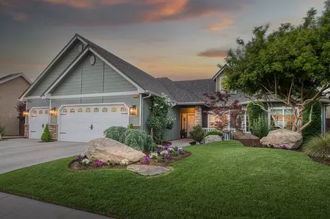 533 W Prescott Ave, Clovis, CA 93619 photo 1