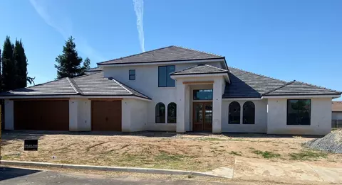 3076 Lester Ave, Clovis, CA 93619