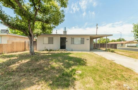 902 Music Ave, Clovis, CA 93612