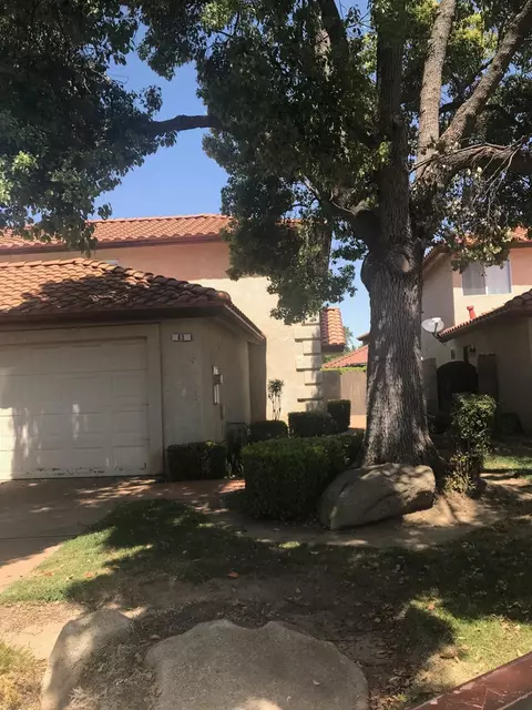 65 Rosewood Cir, Madera, CA 93637 photo 1
