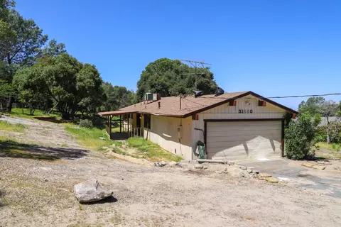 31660 Apache Rd, Coarsegold, CA 93614