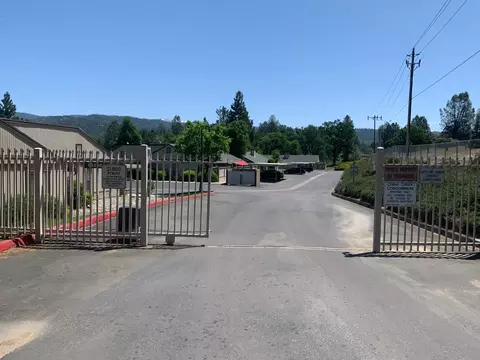 49400 River Park Rd #34, Oakhurst, CA 93644