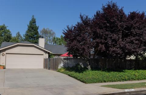 6697 N El Capitan Ave, Fresno, CA 93722