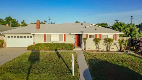 469 S 3rd St, Kerman, CA 93630