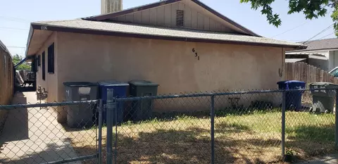 631 N Fisher St, Fresno, CA 93702