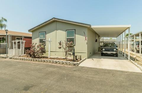 105 W Herndon Ave #SPC 2, Pinedale, CA 93650