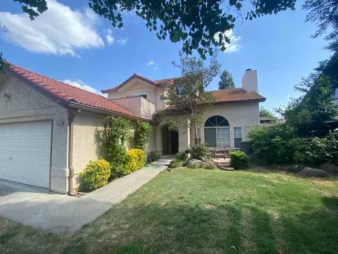 1711 E Ryan Ln, Fresno, CA 93720