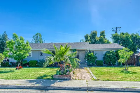 1634 S Dollner St, Visalia, CA 93277