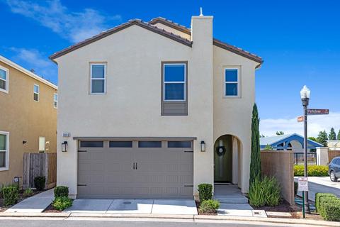 3606 Parkstone Way, Clovis, CA 93619