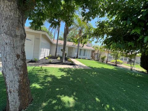 5183 W Sussex Way, Fresno, CA 93722