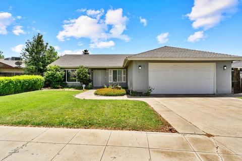 2604 Sandlewood Dr, Madera, CA 93637
