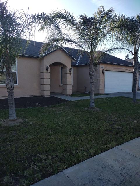 2613 N Knoll Ave, Fresno, CA 93722
