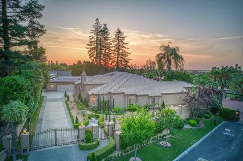 7673 N Tahan Ave, Fresno, CA 93711