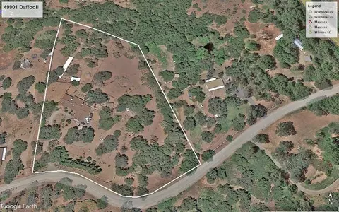 49901 Daffodil Ln, Squaw Valley, CA 93675