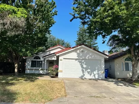 6613 N Constance Ave, Fresno, CA 93722
