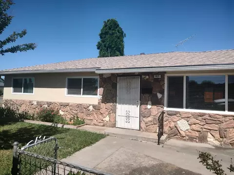 917 Davis St, Madera, CA 93638 photo 1