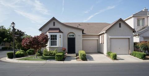 618 W Lisbon Ln, Clovis, CA 93619 photo 1