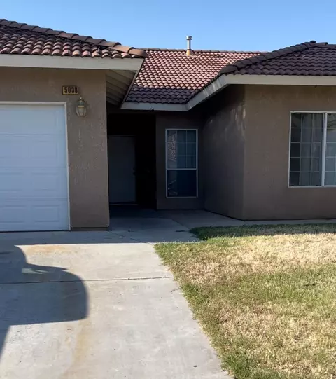 5038 W Robinson Ave, Fresno, CA 93722